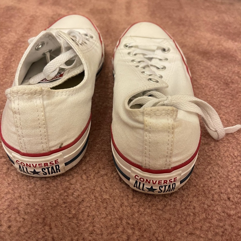 White converse - Picture 2 of 6